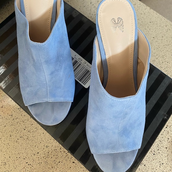 Beautiful VS Seascape Suede Blue heels - Picture 4 of 9